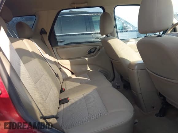 ✅ 2007 Ford Escape XLT • VIN: 1FMYU03Z37KC07395 • Lot: 42590199. Wystawiony na IAAI z przebiegiem 177 245 mil. Bezpłatny archiwum sprzedaży aukcyjnych z USA i szczegółowy raport historii pojazdu na DreamBid. Zdjęcie 8.