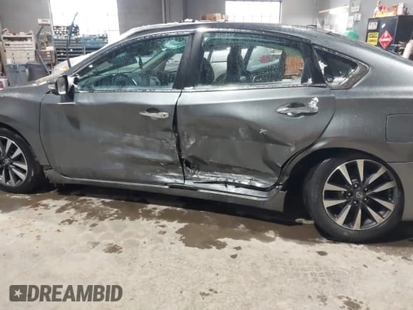 ✅ 2017 Nissan Altima SL • VIN: 1N4AL3AP8HC185343 • Lot: 41547908. Listed on IAAI with 91,326 mi. Free auction sales archive from the USA and detailed vehicle history report at DreamBid. Image 6.