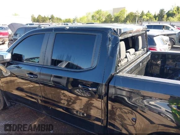 ✅ 2019 Chevrolet Silverado 1500 LT • VIN: 1GCPWCED4KZ123924 • Lot: 42227645. Wystawiony na IAAI z przebiegiem 87 684 mil. Bezpłatny archiwum sprzedaży aukcyjnych z USA i szczegółowy raport historii pojazdu na DreamBid. Zdjęcie 6.