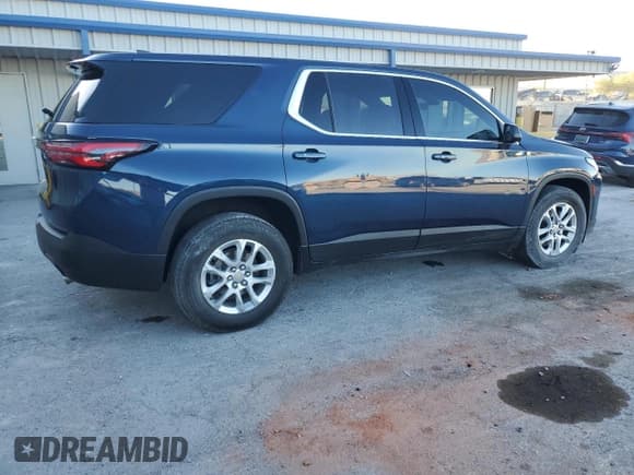 ✅ 2023 Chevrolet Traverse LS • VIN: 1GNERFKW2PJ258886 • Lot: 90370375. Wystawiony na Copart z przebiegiem 25 762 mil. Bezpłatny archiwum sprzedaży aukcyjnych z USA i szczegółowy raport historii pojazdu na DreamBid. Zdjęcie 3.