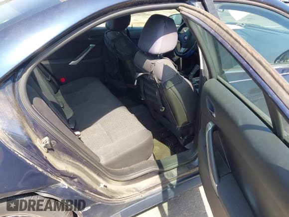 ✅ 2010 Pontiac G6 1SB • VIN: 1G2ZA5E00A4148125 • Lot: 42176241. Wystawiony na IAAI z przebiegiem 188 787 mil. Bezpłatny archiwum sprzedaży aukcyjnych z USA i szczegółowy raport historii pojazdu na DreamBid. Zdjęcie 8.