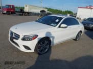 ✅ 2019 Mercedes-Benz C 300 • VIN: 55SWF8EB9KU296768 • Lot: 42137749. Wystawiony na IAAI z przebiegiem Nie podano. Bezpłatny archiwum sprzedaży aukcyjnych z USA i szczegółowy raport historii pojazdu na DreamBid. Zdjęcie 2.