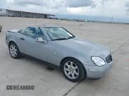 ✅ 1999 Mercedes-Benz SLK 230/320 • VIN: WDBKK47F1XF098157 • Lot: 42898985. Wystawiony na IAAI z przebiegiem 136 792 mil. Bezpłatny archiwum sprzedaży aukcyjnych z USA i szczegółowy raport historii pojazdu na DreamBid. Zdjęcie 1.