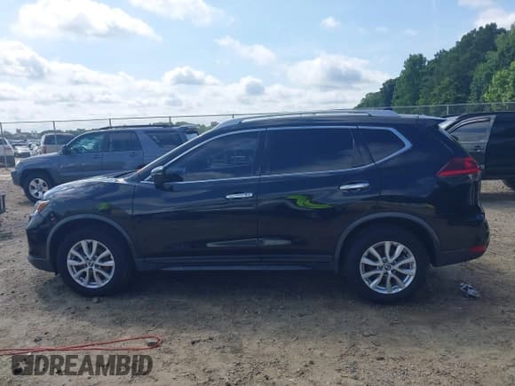 ✅ 2018 Nissan Rogue SL • VIN: JN8AT2MV6JW305549 • Lot: 42549449. Wystawiony na IAAI z przebiegiem 112 259 mil. Bezpłatny archiwum sprzedaży aukcyjnych z USA i szczegółowy raport historii pojazdu na DreamBid. Zdjęcie 14.
