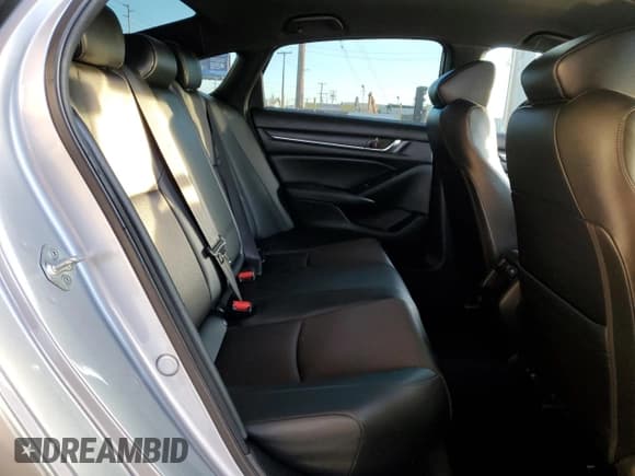 ✅ 2022 Honda Accord Sport • VIN: 1HGCV1F34NA023032 • Lot: 91834025. Wystawiony na Copart z przebiegiem 29 636 mil. Bezpłatny archiwum sprzedaży aukcyjnych z USA i szczegółowy raport historii pojazdu na DreamBid. Zdjęcie 10.