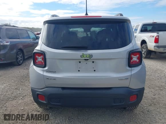 ✅ 2016 Jeep Renegade Latitude • VIN: ZACCJBBT2GPD37805 • Lot: 43523600. Listed on IAAI with 153,681 mi. Free auction sales archive from the USA and detailed vehicle history report at DreamBid. Image 16.
