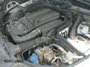 ✅ 2014 Mercedes-Benz C 250 • VIN: WDDGJ4HBXEG289823 • Lot: 42344530. Wystawiony na IAAI z przebiegiem 122 670 mil. Bezpłatny archiwum sprzedaży aukcyjnych z USA i szczegółowy raport historii pojazdu na DreamBid. Zdjęcie 19.