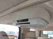 2012 Chevrolet Tahoe LT z VIN 1GNSCBE06CR215264, wystawiony jako IAAI lot #43274793 z przebiegiem 245 873 mil mil oraz . Historia ofert i sprzedaży dostępna na DreamBid. Obrazek 19.