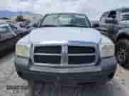 ✅ 2006 Dodge Dakota ST • VIN: 1D7HE28N96S528476 • Лот: 63207085. Размещён на Copart с пробегом 204 478 миль миль. Получите бесплатный доступ к архиву аукционных продаж из США и посмотрите подробный отчёт об истории автомобиля на DreamBid. Изображение 5.