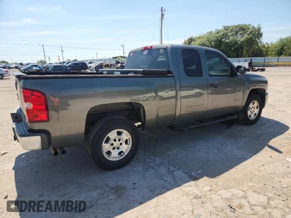 ✅ 2011 Chevrolet Silverado 1500 LS • VIN: 1GCRCREA6BZ163237 • Lot: 80580305. Listed on Copart with 105,436 mi. Free auction sales archive from the USA and detailed vehicle history report at DreamBid. Image 3.