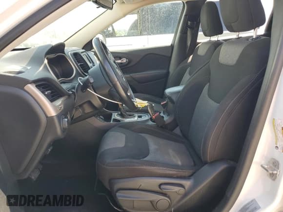 ✅ 2017 Jeep Cherokee Sport • VIN: 1C4PJLAB6HW559753 • Lot: 71193465. Listed on Copart with 63,911 mi. Free auction sales archive from the USA and detailed vehicle history report at DreamBid. Image 7.