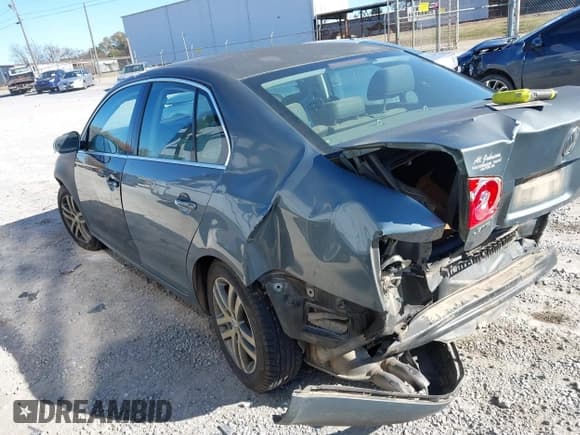✅ 2006 Volkswagen Jetta 1.9L TDI • VIN: 3VWRT71K76M721149 • Lot: 43650847. Listed on IAAI with 215,249 mi. Free auction sales archive from the USA and detailed vehicle history report at DreamBid. Image 3.