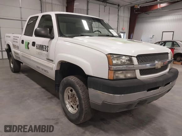 ✅ 2004 Chevrolet Silverado 2500HD LS • VIN: 1GCHK23U24F211730 • Лот: 41813940. Опубликован ранее на IAAI с пробегом 215 576 миль. Бесплатный доступ к архиву аукционных продаж из США и подробный отчёт об истории автомобиля на DreamBid. Изображение 1.