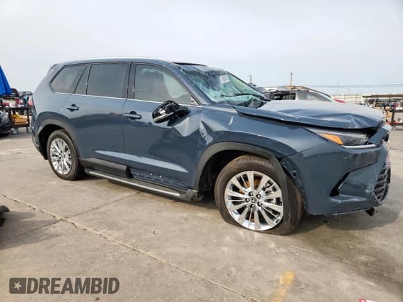 ✅ 2025 Toyota Highlander XLE • VIN: 5TDAAAB56SS097740 • Lot: 71486355. Wystawiony na Copart z przebiegiem 9 040 mil. Bezpłatny archiwum sprzedaży aukcyjnych z USA i szczegółowy raport historii pojazdu na DreamBid. Zdjęcie 4.