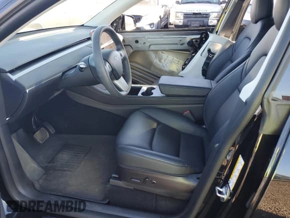 ✅ 2022 Tesla Model Y Long Range • VIN: 7SAYGDEE2NF391349 • Lot: 85351924. Wystawiony na Copart z przebiegiem 5 670 mil. Bezpłatny archiwum sprzedaży aukcyjnych z USA i szczegółowy raport historii pojazdu na DreamBid. Zdjęcie 7.