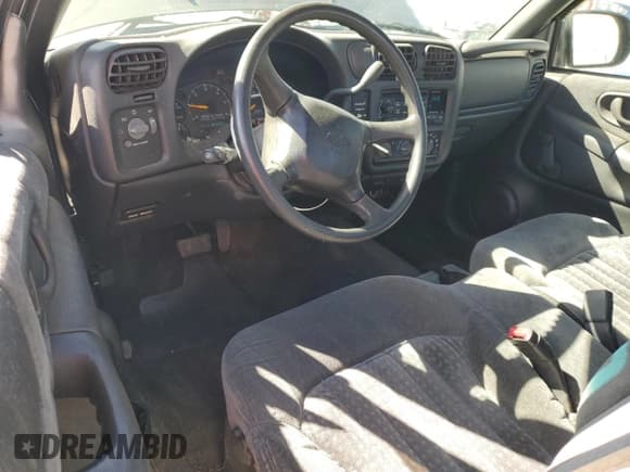 ✅ 2000 Chevrolet S-10 • VIN: 1GCCS14W3YK251638 • Lot: 86230835. Listed on Copart with 140,204 mi. Free auction sales archive from the USA and detailed vehicle history report at DreamBid. Image 8.