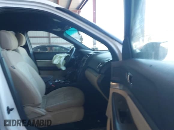 ✅ 2017 Ford Explorer • VIN: 1FM5K8BH7HGE26588 • Lot: 43379969. Wystawiony na IAAI z przebiegiem 168 321 mil. Bezpłatny archiwum sprzedaży aukcyjnych z USA i szczegółowy raport historii pojazdu na DreamBid. Zdjęcie 5.