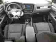 2017 Mitsubishi Outlander SE с VIN JA4AD3A31HZ055951, выставлен на аукционе Copart как лот 69435095 с пробегом 107 503 миль миль и Списание • Salvage title. История ставок и продаж доступна на DreamBid. Изображение 8.