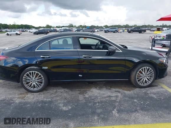 2025 Mercedes-Benz CLA 250 с VIN W1K5J4GB2SN521962, выставлен на аукционе IAAI как лот 43404971 с пробегом 20 402 миль миль и . История ставок и продаж доступна на DreamBid. Изображение 13.