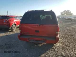 2001 Chevrolet Blazer LT z VIN 1GNCS13W212183721, wystawiony jako Copart lot #79634404 z przebiegiem Nie podano mil oraz Nie do naprawy • Non repairable. Historia ofert i sprzedaży dostępna na DreamBid. Obrazek 6.