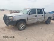 ✅ 2005 Chevrolet Silverado 2500HD LS • VIN: 1GCHK23275F915180 • Lot: 43714299. Wystawiony na IAAI z przebiegiem 135 346 mil. Bezpłatny archiwum sprzedaży aukcyjnych z USA i szczegółowy raport historii pojazdu na DreamBid. Zdjęcie 18.