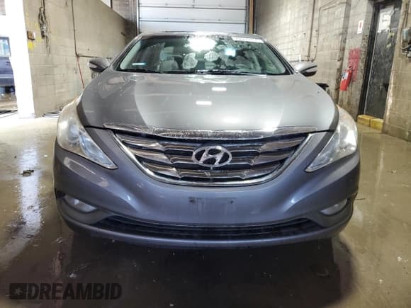 ✅ 2011 Hyundai Sonata SE • VIN: 5NPEC4AC2BH126928 • Lot: 70359744. Listed on Copart with 182,559 mi. Free auction sales archive from the USA and detailed vehicle history report at DreamBid. Image 5.