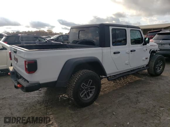 ✅ 2024 Jeep Gladiator Mojave X • VIN: 1C6JJTEG2RL114996 • Лот: 78207674. Опубликован ранее на Copart с пробегом 3 775 миль. Бесплатный доступ к архиву аукционных продаж из США и подробный отчёт об истории автомобиля на DreamBid. Изображение 3.