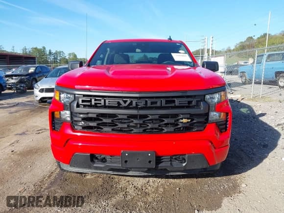 ✅ 2025 Chevrolet Silverado 1500 Custom • VIN: 1GCPKBEK3SZ180524 • Lot: 43362895. Wystawiony na IAAI z przebiegiem 8 816 mil. Bezpłatny archiwum sprzedaży aukcyjnych z USA i szczegółowy raport historii pojazdu na DreamBid. Zdjęcie 13.