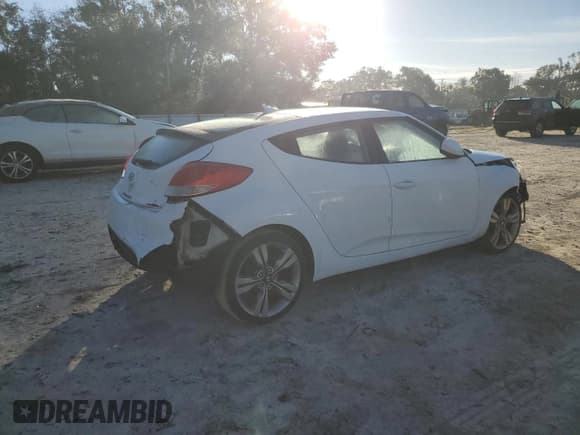 ✅ 2013 Hyundai Veloster w/Black Int • VIN: KMHTC6AD5DU169434 • Lot: 87129194. Wystawiony na Copart z przebiegiem Nie podano. Bezpłatny archiwum sprzedaży aukcyjnych z USA i szczegółowy raport historii pojazdu na DreamBid. Zdjęcie 3.