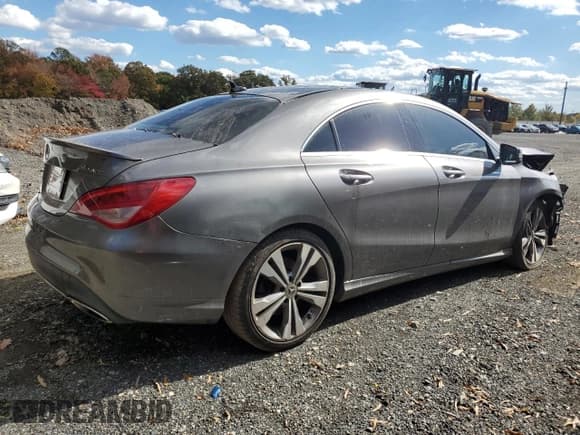 ✅ 2019 Mercedes-Benz CLA 250 • VIN: WDDSJ4GB5KN755872 • Lot: 80625215. Wystawiony na Copart z przebiegiem 87 117 mil. Bezpłatny archiwum sprzedaży aukcyjnych z USA i szczegółowy raport historii pojazdu na DreamBid. Zdjęcie 3.