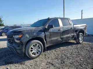 ✅ 2022 Chevrolet Silverado 1500 Custom • VIN: 1GCPABEK3NZ606123 • Лот: 81858315. Опубликован ранее на Copart с пробегом 62 835 миль. Бесплатный доступ к архиву аукционных продаж из США и подробный отчёт об истории автомобиля на DreamBid. Изображение 1.