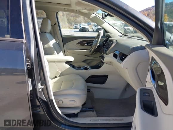 ✅ 2019 GMC Terrain Denali • VIN: 3GKALXEX3KL245766 • Lot: 43607822. Wystawiony na IAAI z przebiegiem 135 073 mil. Bezpłatny archiwum sprzedaży aukcyjnych z USA i szczegółowy raport historii pojazdu na DreamBid. Zdjęcie 5.