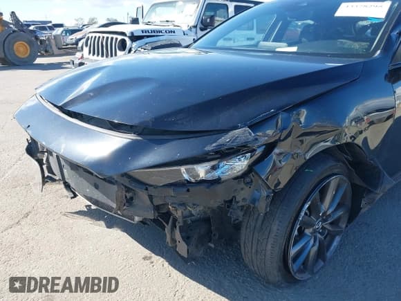 ✅ 2021 Mazda 3 Select • VIN: JM1BPAKL9M1337056 • Lot: 43378295. Wystawiony na IAAI z przebiegiem 112 484 mil. Bezpłatny archiwum sprzedaży aukcyjnych z USA i szczegółowy raport historii pojazdu na DreamBid. Zdjęcie 6.