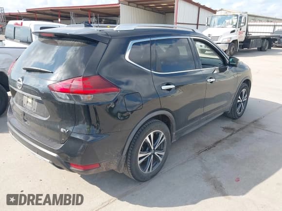 ✅ 2020 Nissan Rogue S • VIN: JN8AT2MT7LW015189 • Lot: 43073950. Wystawiony na IAAI z przebiegiem 57 299 mil. Bezpłatny archiwum sprzedaży aukcyjnych z USA i szczegółowy raport historii pojazdu na DreamBid. Zdjęcie 4.