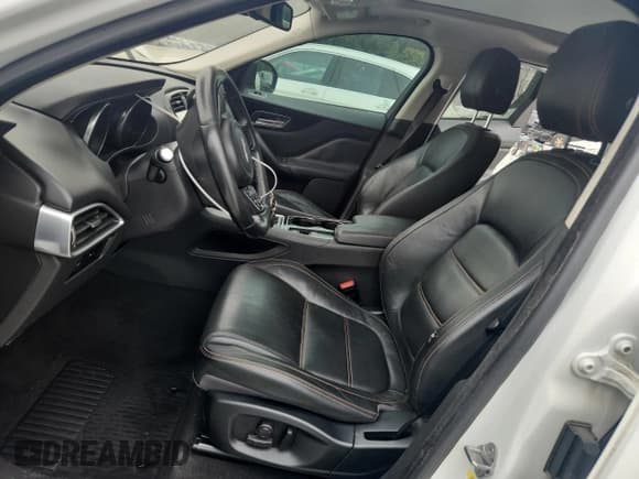 ✅ 2017 Jaguar F-Pace 20d Prestige • VIN: SADCK2BNXHA498312 • Lot: 85556325. Wystawiony na Copart z przebiegiem 154 711 mil. Bezpłatny archiwum sprzedaży aukcyjnych z USA i szczegółowy raport historii pojazdu na DreamBid. Zdjęcie 7.