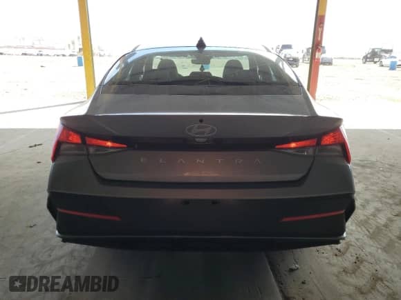 2025 Hyundai Elantra SE с VIN KMHLL4DG5SU009495, выставлен на аукционе Copart как лот 81120625 с пробегом 7 739 миль миль и Списание • Salvage title. История ставок и продаж доступна на DreamBid. Изображение 6.