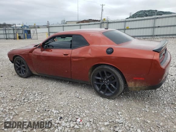 ✅ 2021 Dodge Challenger R/T • VIN: 2C3CDZBT7MH680613 • Lot: 48864744. Wystawiony na Copart z przebiegiem 27 300 mil. Bezpłatny archiwum sprzedaży aukcyjnych z USA i szczegółowy raport historii pojazdu na DreamBid. Zdjęcie 2.