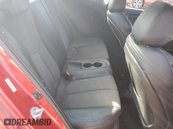 ✅ 2014 Hyundai Veloster • VIN: KMHTC6AD3EU217143 • Lot: 43716395. Wystawiony na Copart z przebiegiem 137 865 mil. Bezpłatny archiwum sprzedaży aukcyjnych z USA i szczegółowy raport historii pojazdu na DreamBid. Zdjęcie 10.