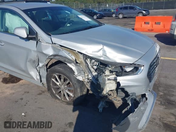 ✅ 2019 Hyundai Sonata SE • VIN: 5NPE24AF4KH788331 • Лот: 43473391. Опубликован ранее на IAAI с пробегом 110 630 миль. Бесплатный доступ к архиву аукционных продаж из США и подробный отчёт об истории автомобиля на DreamBid. Изображение 6.