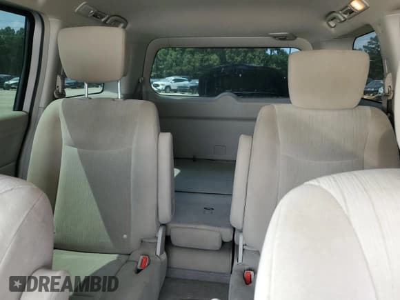 ✅ 2017 Nissan Quest SV • VIN: JN8AE2KP2H9165698 • Lot: 61883583. Wystawiony na Copart z przebiegiem 85 765 mil. Bezpłatny archiwum sprzedaży aukcyjnych z USA i szczegółowy raport historii pojazdu na DreamBid. Zdjęcie 10.