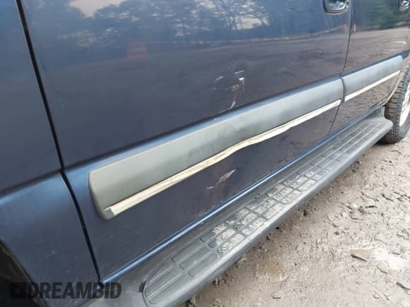 ✅ 2003 Chevrolet Suburban LT • VIN: 1GNFK16Z33J270491 • Лот: 42753331. Опубликован ранее на IAAI с пробегом 186 030 миль. Бесплатный доступ к архиву аукционных продаж из США и подробный отчёт об истории автомобиля на DreamBid. Изображение 13.