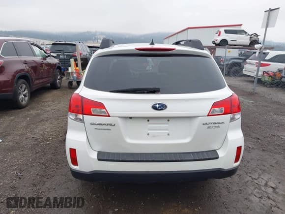 ✅ 2013 Subaru Outback Limited • VIN: 4S4BRBKC2D3249255 • Lot: 43575550. Listed on IAAI with 198,108 mi. Free auction sales archive from the USA and detailed vehicle history report at DreamBid. Image 16.