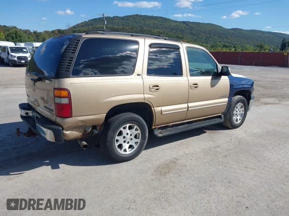 ✅ 2001 Chevrolet Tahoe LS • VIN: 1GNEK13T81J166958 • Lot: 43200403. Wystawiony na IAAI z przebiegiem 248 332 mil. Bezpłatny archiwum sprzedaży aukcyjnych z USA i szczegółowy raport historii pojazdu na DreamBid. Zdjęcie 4.