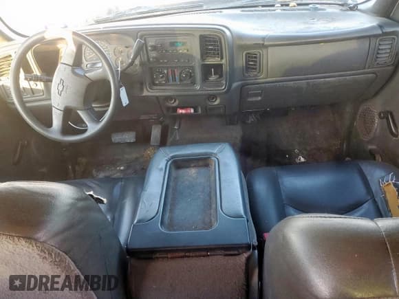 ✅ 2005 Chevrolet Silverado 2500HD LT • VIN: 1GCHC23U05F842166 • Lot: 84545635. Listed on Copart with Not provided. Free auction sales archive from the USA and detailed vehicle history report at DreamBid. Image 8.