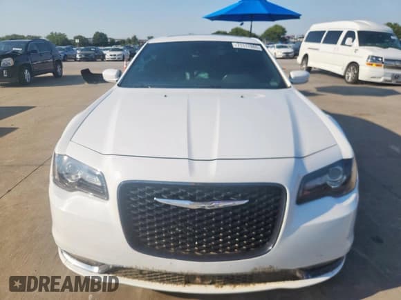 ✅ 2018 Chrysler 300 S • VIN: 2C3CCABG6JH296387 • Lot: 71117865. Listed on Copart with 138,984 mi. Free auction sales archive from the USA and detailed vehicle history report at DreamBid. Image 5.