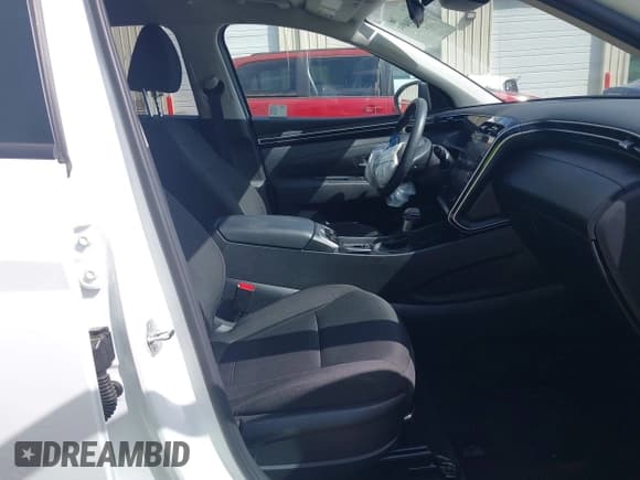 ✅ 2024 Hyundai Tucson SEL • VIN: 5NMJB3DE6RH420431 • Lot: 43410495. Listed on IAAI with 17,926 mi. Free auction sales archive from the USA and detailed vehicle history report at DreamBid. Image 5.