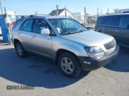 ✅ 2002 Lexus RX 300 • VIN: JTJHF10U920291236 • Lot: 43754956. Wystawiony na IAAI z przebiegiem 169 897 mil. Bezpłatny archiwum sprzedaży aukcyjnych z USA i szczegółowy raport historii pojazdu na DreamBid. Zdjęcie 1.