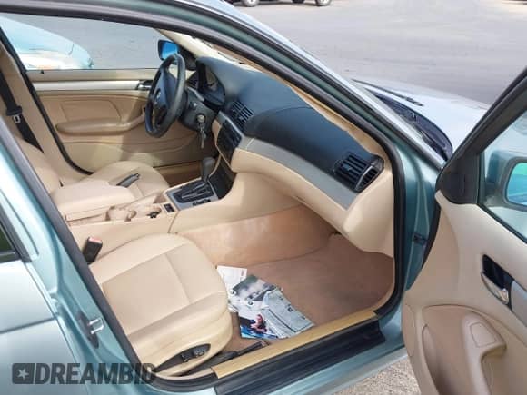 2003 BMW 3 Series 325xi z VIN WBAEU33403PM56017, wystawiony jako IAAI lot #43210522 z przebiegiem 129 583 mil mil oraz . Historia ofert i sprzedaży dostępna na DreamBid. Obrazek 5.