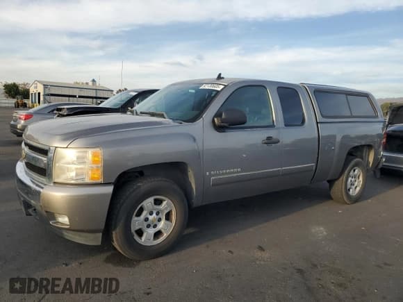 ✅ 2008 Chevrolet Silverado 1500 1LT • VIN: 2GCEC19JX81103361 • Lot: 92130605. Listed on Copart with 195,762 mi. Free auction sales archive from the USA and detailed vehicle history report at DreamBid. Image 1.