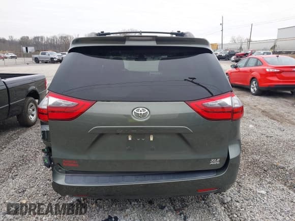 ✅ 2020 Toyota Sienna XLE • VIN: 5TDDZ3DCXLS234533 • Лот: 43755186. Опубликован ранее на IAAI с пробегом 44 910 миль. Бесплатный доступ к архиву аукционных продаж из США и подробный отчёт об истории автомобиля на DreamBid. Изображение 17.